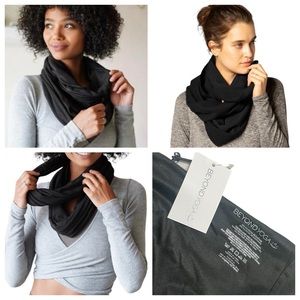 Beyond Yoga Pocket Infinity Scarf NWT